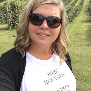 Meet your Posher, Jennifer